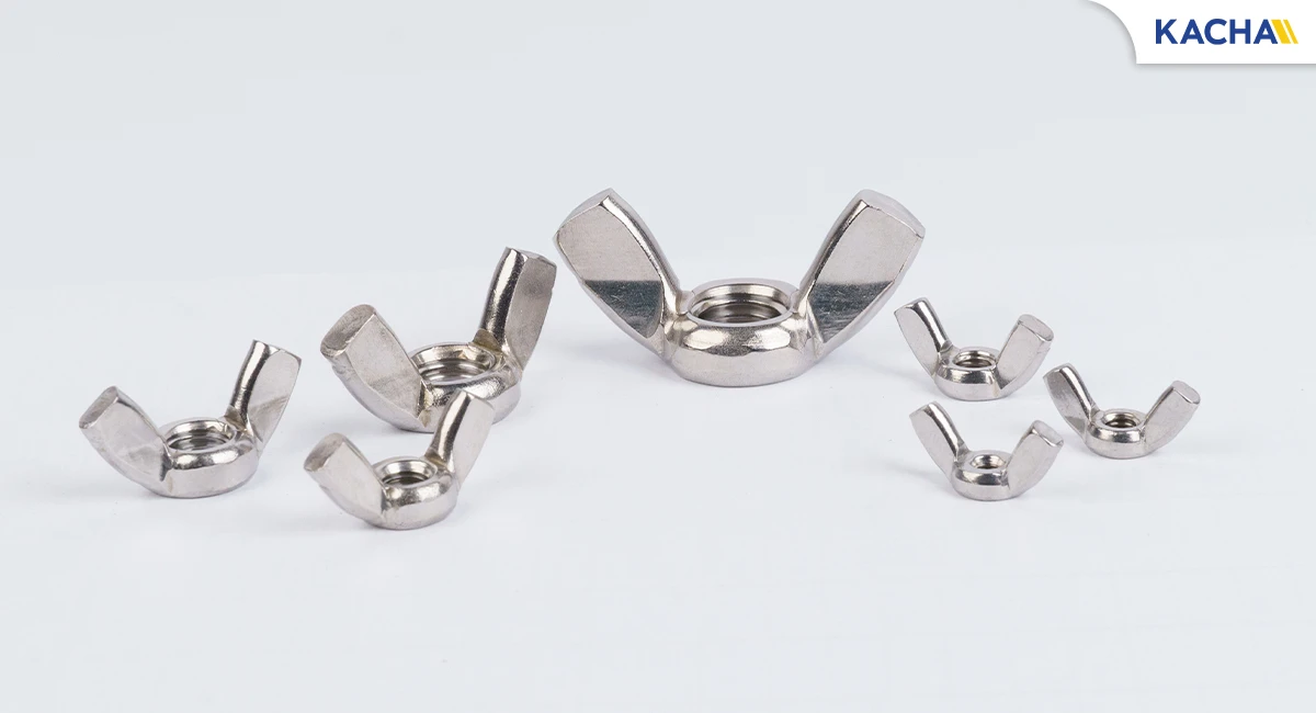 ภาพสินค้าจริง 02 น็อตหางปลา หัวน็อตตัวเมีย ปีกสี่เหลี่ยม